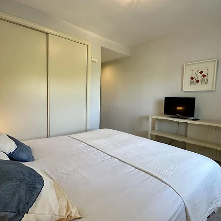 Blue House In Guadalmina Baja, With A Large Terrace Overlooking The Golf Apartment Marbella